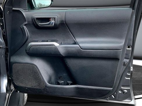 Used 2023 Toyota Tacoma TRD Sport image 25