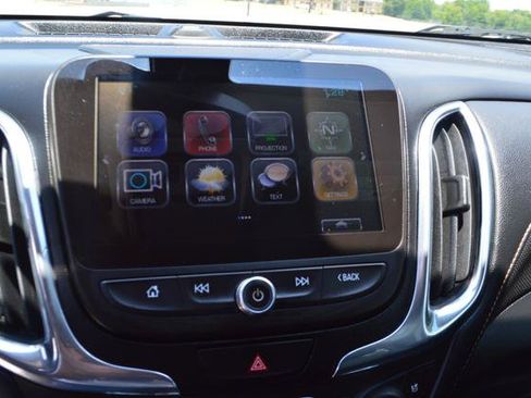 Used 2018 Chevrolet Equinox Premier FWD image 17