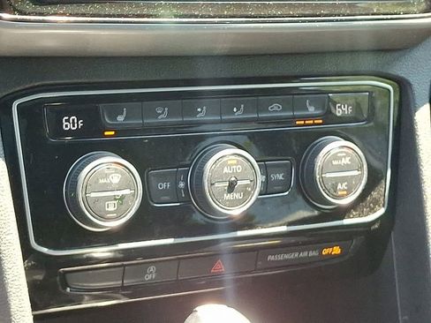 Used 2020 Volkswagen Atlas Cross Sport SEL image 17