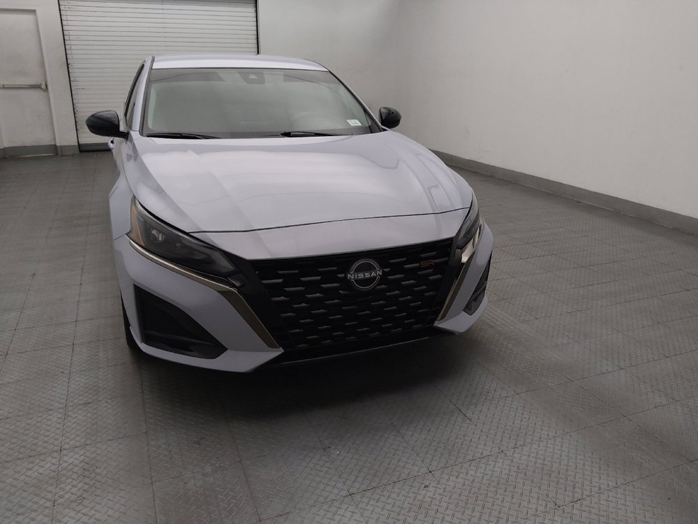Used 2025 Nissan Altima 2.5 SR FWD image 14