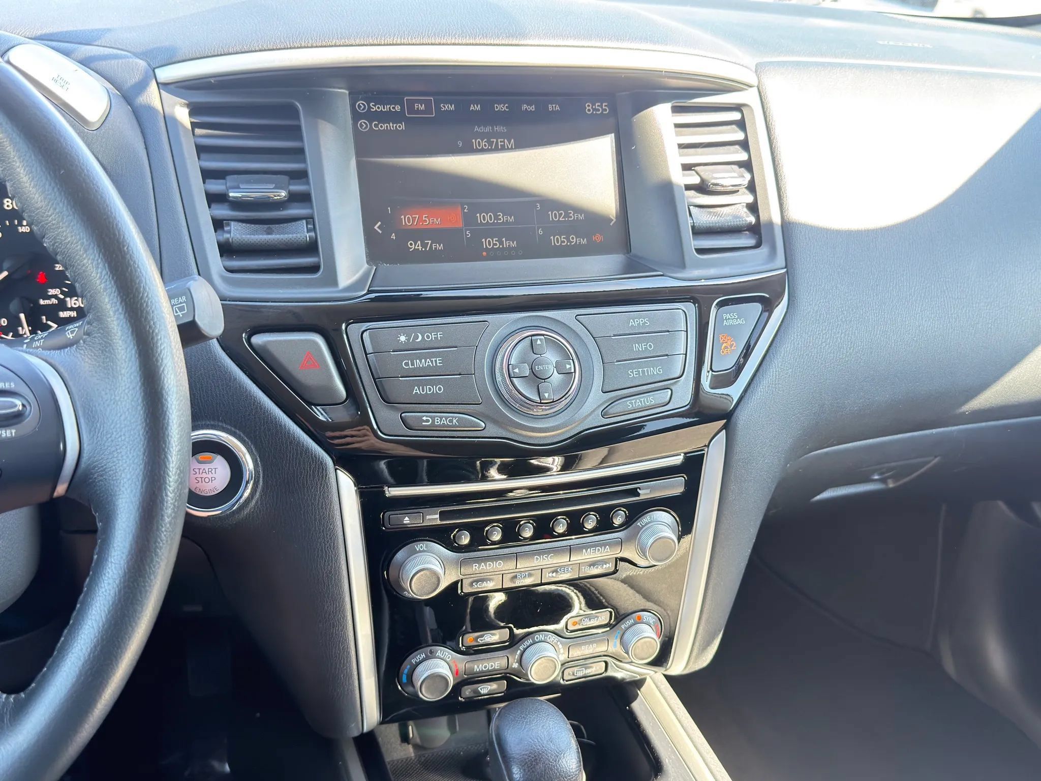 Used 2020 Nissan Pathfinder SV AWD/4WD image 16