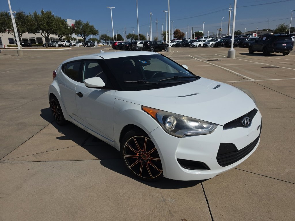 Used 2012 Hyundai Veloster FWD image 1