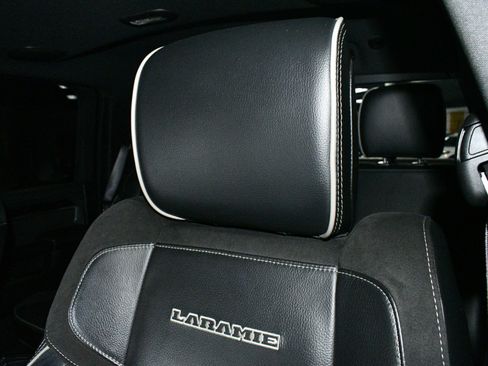 Used 2022 RAM 2500 Laramie AWD/4WD image 9