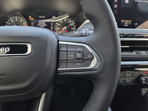 New 2026 Jeep Compass Latitude image 40