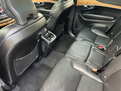 Certified 2025 Volvo XC90 B6 Plus AWD/4WD image 14