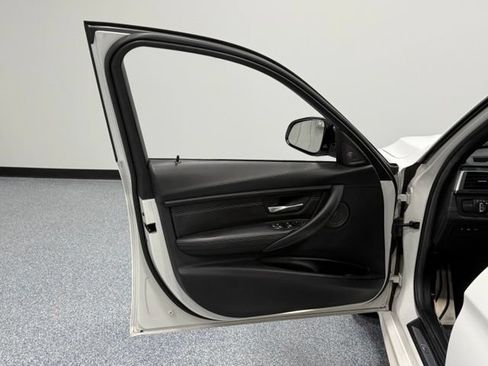 Used 2017 BMW M3 RWD image 13
