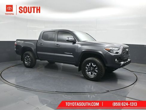 Used 2023 Toyota Tacoma TRD Off-Road image 4