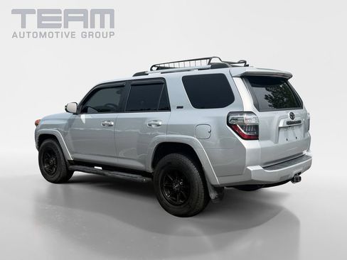 Used 2022 Toyota 4Runner SR5 Premium w/ Moonroof Package RWD image 5