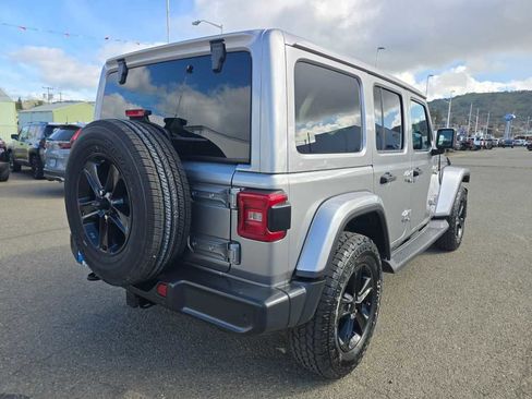Used 2020 Jeep Wrangler Unlimited Sahara image 5