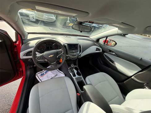 Used 2019 Chevrolet Cruze LT image 20