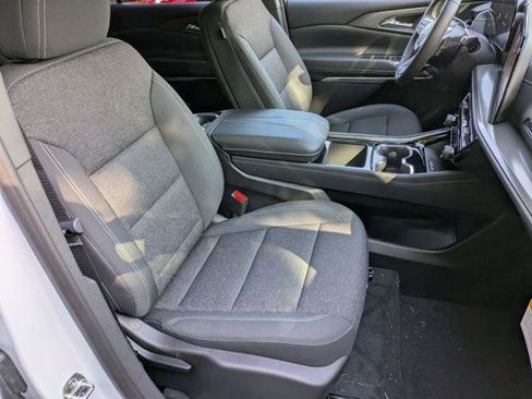 New 2026 Chevrolet Traverse LT w/ Driver Confidence Package FWD image 29