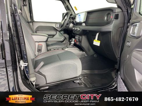 New 2026 Jeep Wrangler Unlimited Rubicon w/ Steel Bumper Group AWD/4WD image 34