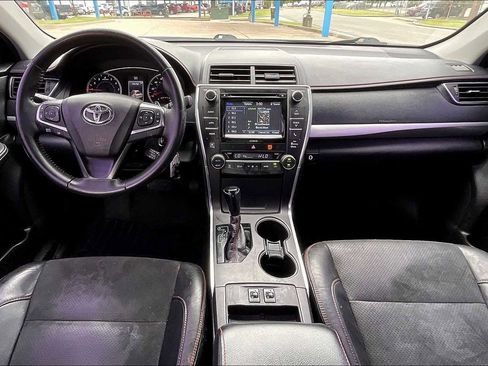 Used 2017 Toyota Camry XSE image 15