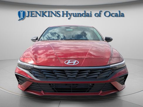 Certified 2025 Hyundai Elantra SEL image 8