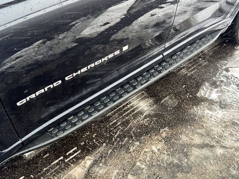 Used 2024 Jeep Grand Cherokee L Overland w/ Advanced Protech Group III image 9