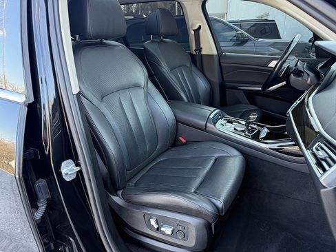 Used 2020 BMW X7 xDrive40i w/ Luxury Seating Package image 17