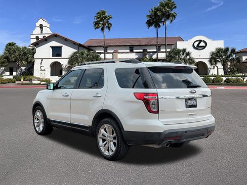 Used 2015 Ford Explorer XLT w/ Equipment Group 202A FWD image 4
