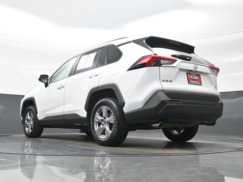 Used 2025 Toyota RAV4 XLE AWD/4WD image 30