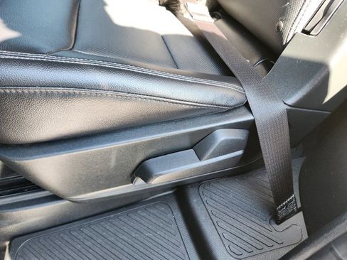 Used 2024 Ford Explorer Limited image 26