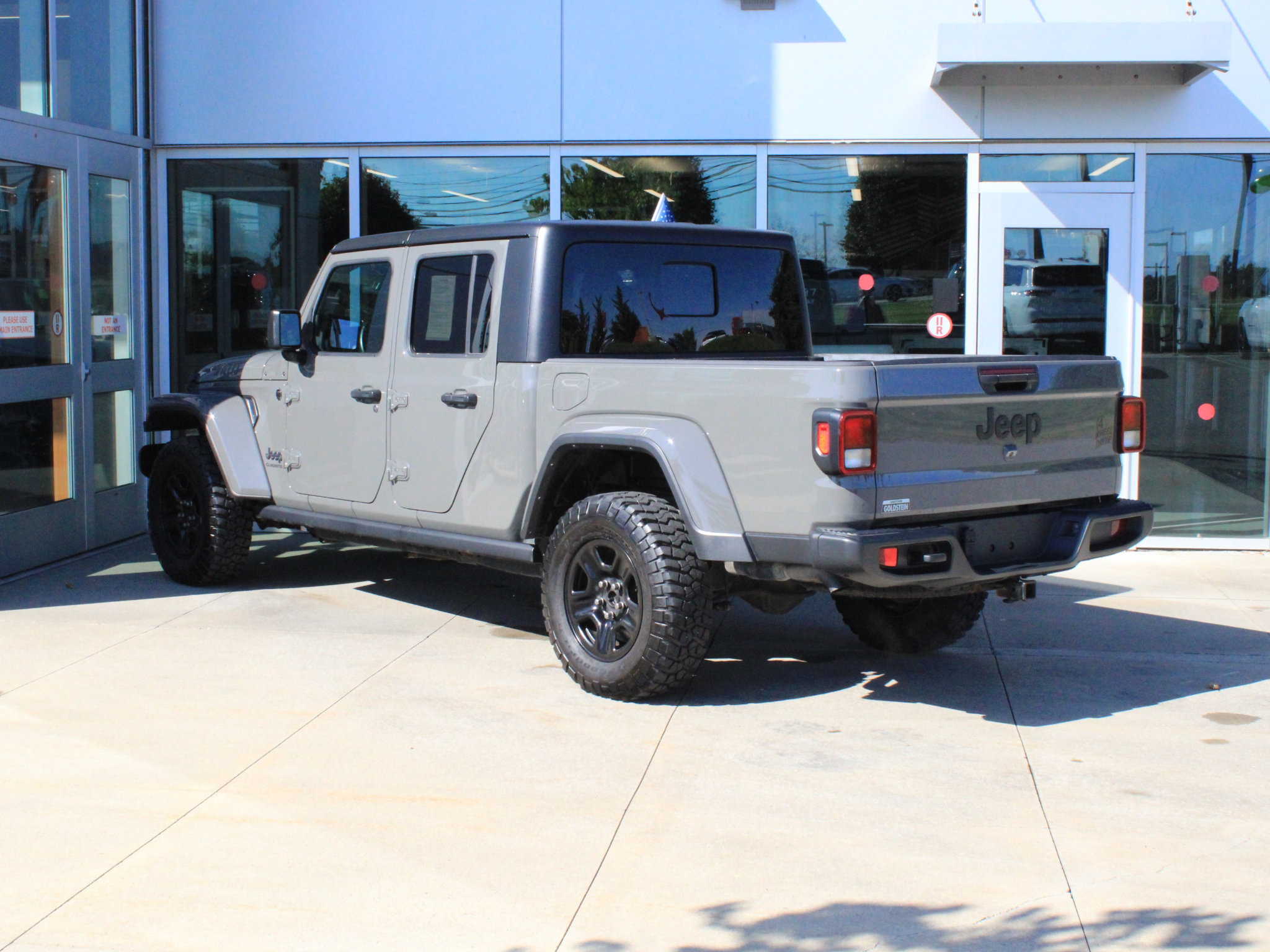 Used 2021 Jeep Gladiator Sport AWD/4WD image 8