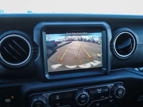 Used 2023 Jeep Wrangler Unlimited Sahara AWD/4WD image 24