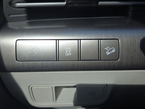 Used 2025 Hyundai Kona SEL AWD/4WD image 15