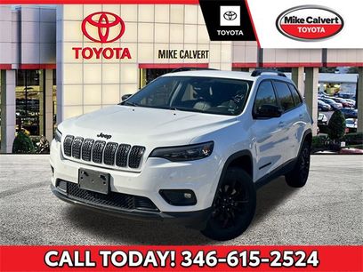 Used 2023 Jeep Cherokee Altitude Lux
