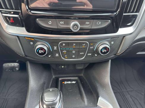 Used 2019 Chevrolet Traverse Premier w/ LPO, Blackout Package AWD/4WD image 32