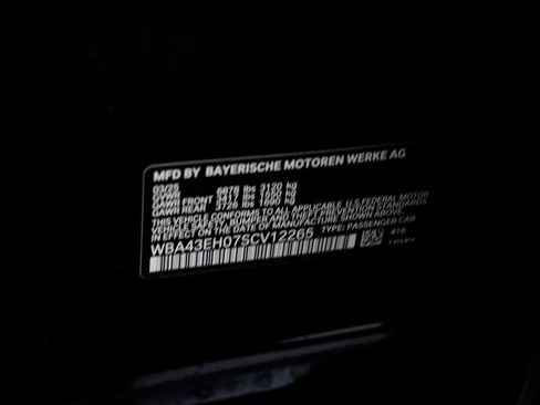 Used 2025 BMW 750e xDrive w/ Executive Package image 26