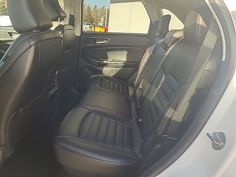 Used 2024 Ford Edge SEL image 16