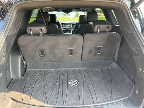 Used 2022 Buick Enclave Avenir w/ Avenir Technology Package image 36