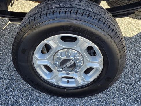 Used 2025 Ford F250 XLT image 36