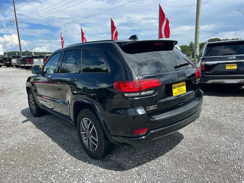 Used 2019 Jeep Grand Cherokee Altitude RWD image 17