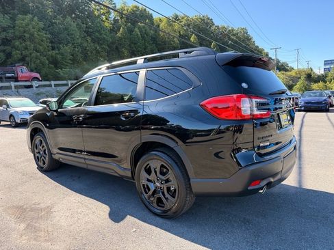 Used 2025 Subaru Ascent Bronze Edition image 3