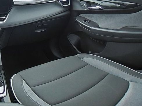 Used 2025 Chevrolet TrailBlazer LT w/ Driver Confidence Package image 23