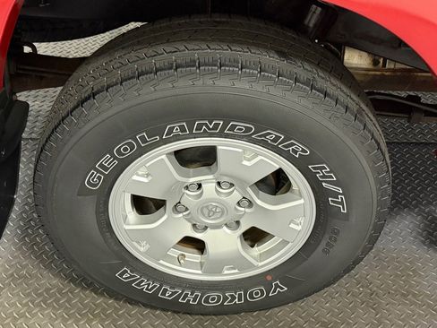 Used 2013 Toyota Tacoma PreRunner w/ SR5 Pkg image 18