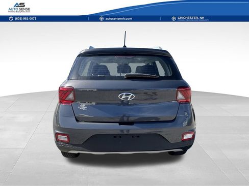 Used 2025 Hyundai Venue SEL FWD image 4