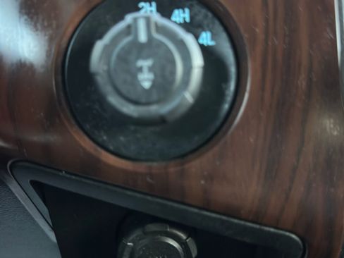 Used 2011 Ford F250 Lariat w/ Lariat Ultimate Pkg image 31