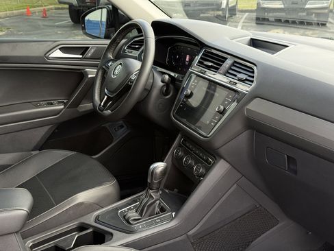 Used 2021 Volkswagen Tiguan SEL image 14