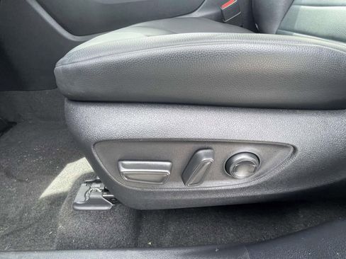 Used 2023 Toyota Highlander XLE image 51