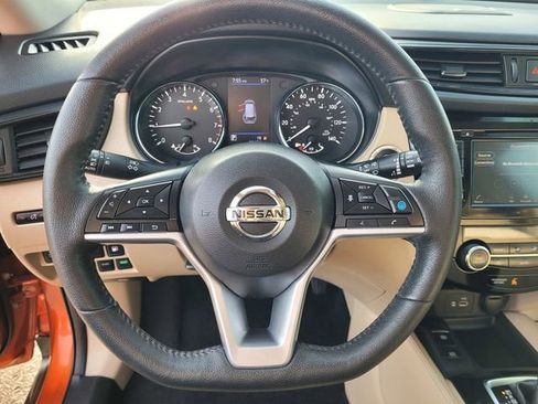 Used 2019 Nissan Rogue SL w/ Premium Package image 19