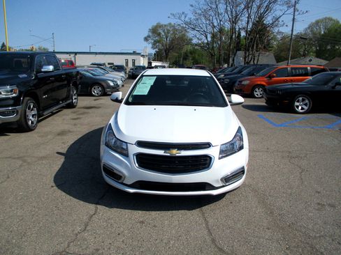 Used 2016 Chevrolet Cruze LT image 3