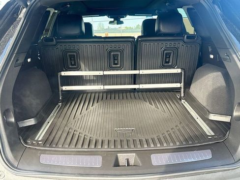 Used 2022 Cadillac XT5 Premium Luxury w/ LPO, Floor Liner Package AWD/4WD image 28