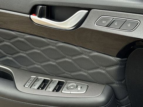 Used 2022 Hyundai Palisade Calligraphy image 22