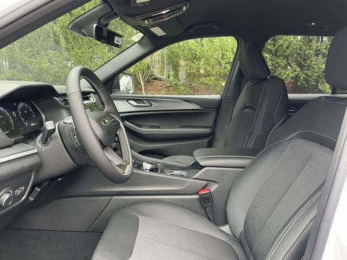 New 2025 Jeep Grand Cherokee Laredo w/ Luxury Tech Group I image 30