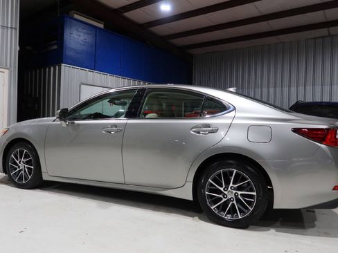 Used 2018 Lexus ES 350 w/ Luxury Package w/Wood Trim FWD image 2