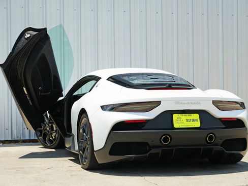 Used 2023 Maserati MC20 Coupe image 8