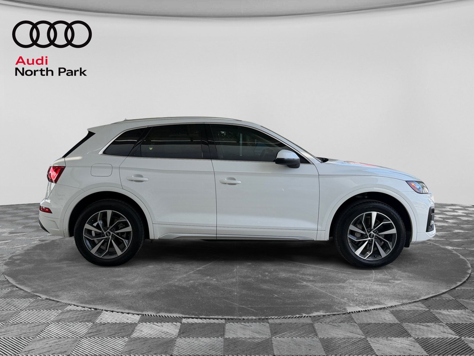 Used 2021 Audi Q5 2.0T Premium Plus w/ Premium Plus Package AWD/4WD image 6