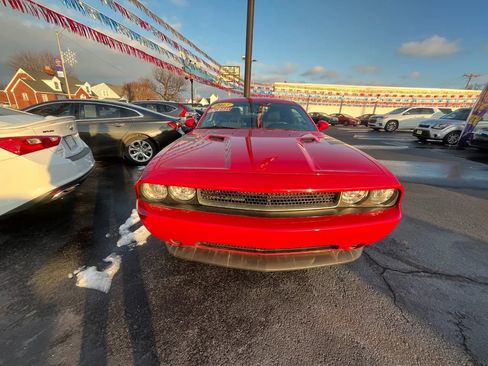 Used 2013 Dodge Challenger SXT w/ Super Sport Group image 9