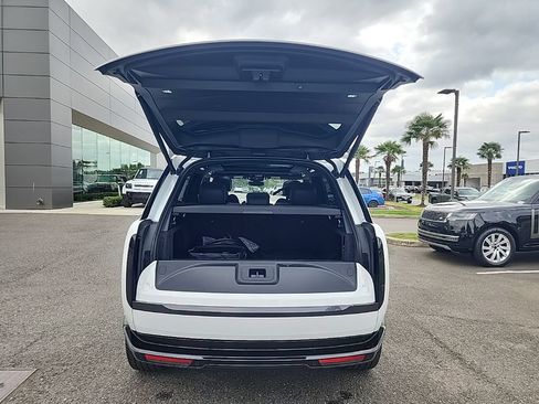 New 2026 Land Rover Range Rover SE AWD/4WD image 16